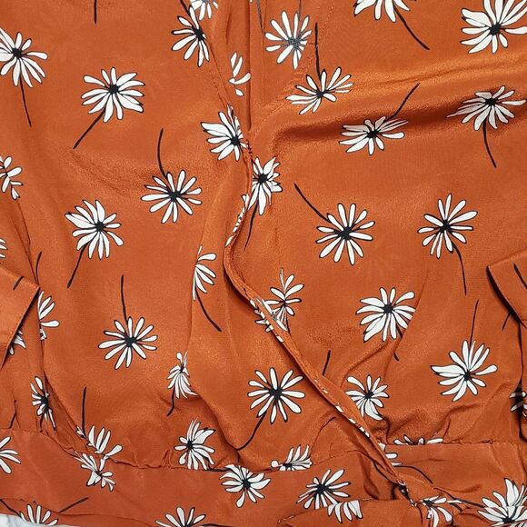 Madewell Silk Wrap in Fresh Daisies Rust Blouse - Picture 3 of 6
